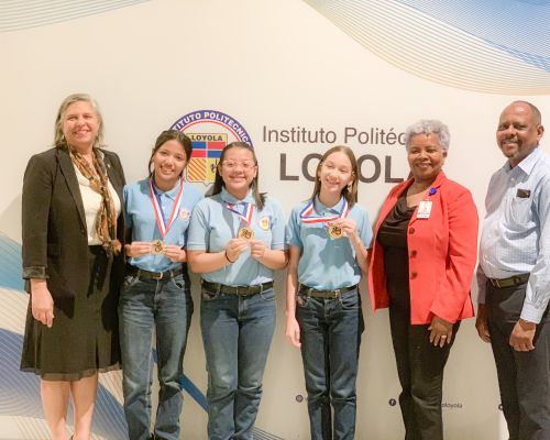 Loyola premia excelencia académica del año escolar 2024-2025