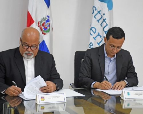 IEESL e Instituto Superior Bonó firman acuerdo de colaboración 